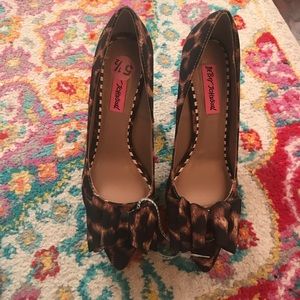 betsey johnson bret pump